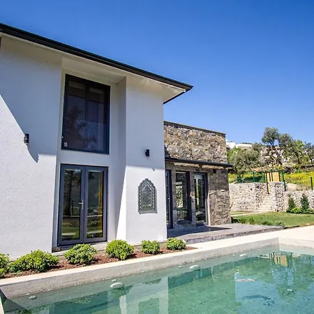 Cosy, Luxury In Yakakoy, With 4 Master Private Garden And Pool Nested In The Olive Tree Fields Bodrum